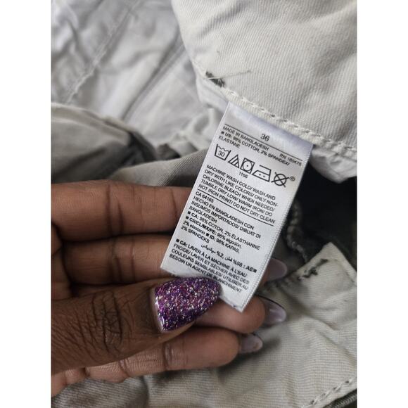 OLD NAVY MEN Green & GRAY Lived In Straight CAMO CARGO SHORTS, Size 36 - Picture 7 of 7